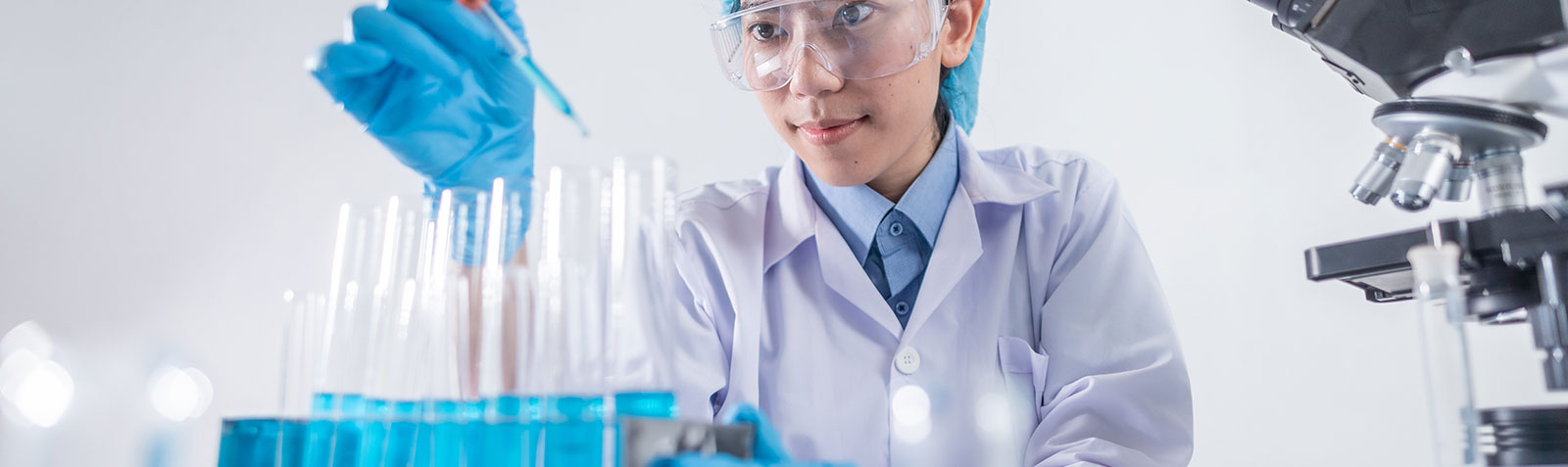   浙江化工可提供醫(yī)藥化工品路線研發(fā)、工藝路線優(yōu)化等專業(yè)技術支持服務，主要致力于技術壁壘高、難度大、附加值高的有機中間體和醫(yī)藥原料藥的工藝開發(fā)、優(yōu)化及雜質定性等研究。浙江化工具有一支經驗豐富的專家隊伍，致力于解決合成工藝方面的難題，為您提供技術支持。
<br>
我們長期致力于為各大藥企、科研機構提供有機化學定制合成服務。主要針對醫(yī)藥、化工等領域的有機合成產品，為這些機構提供新分子化學合成服務，解決這些研究機構在開發(fā)新單體、新分子、新材料時所面臨的有機合成難題，加快研發(fā)進度，節(jié)約研究經費，減少在化合物合成方面研究時間。